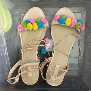 Pom Pom sandals | Forever 21